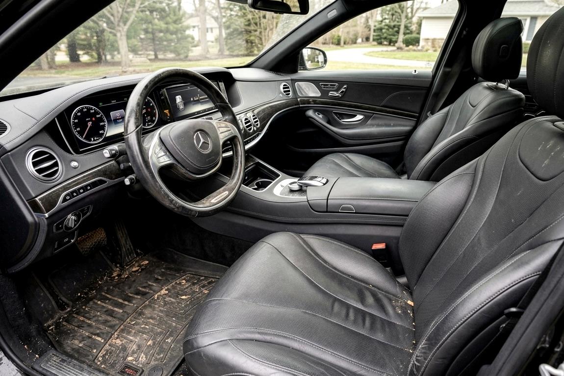 Avant nettoyage CVM Auto — intérieur Mercedes sale